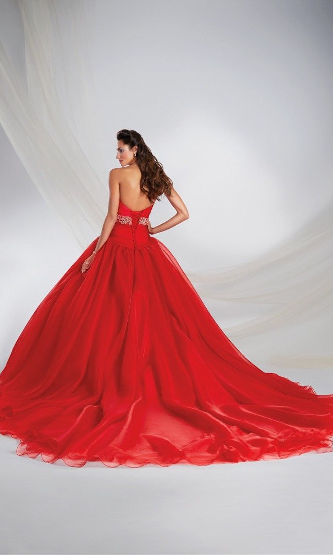 Red Long Tale Gown Rental in Udaipur | Fancyano